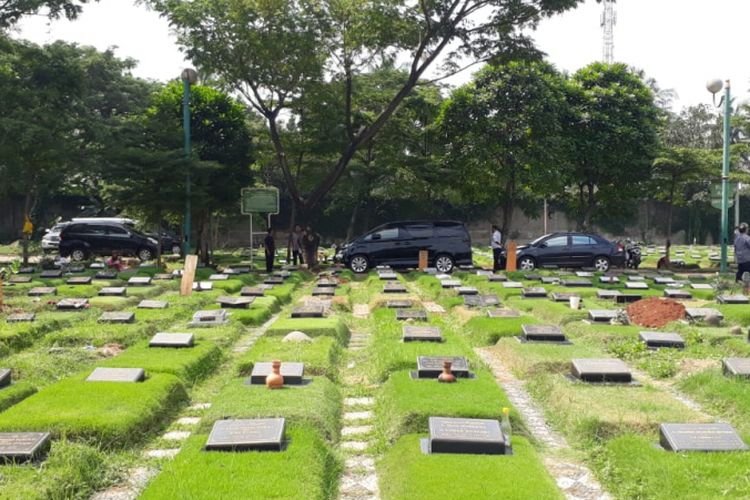 Kondisi lahan pemakaman di TPU Jeruk Purut, Jakarta Selatan, di sebagian areal tampak beraturan, Kamis (29/3/2018).