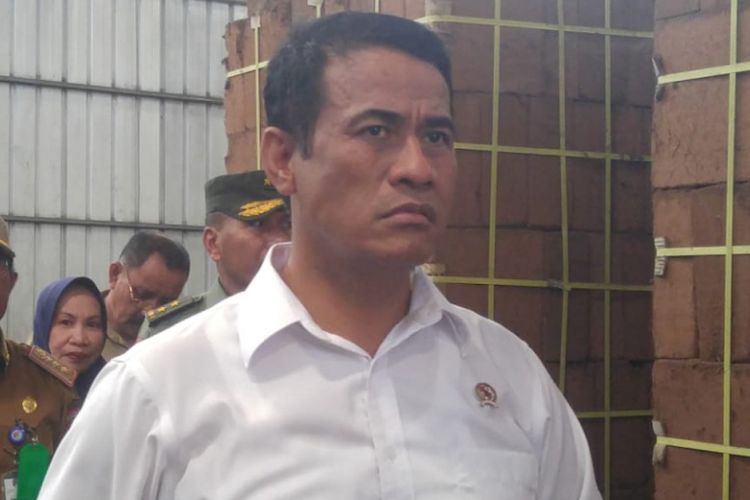 Menteri Pertanian Andi Amran Sulaiman melakukan kunjungan kerja ke Kabupaten Tojo Una Una, Sulawesi Tengah, Selasa (24/7/2018)