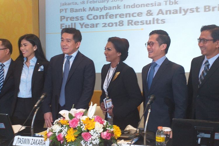 Direksi Maybank Indonesia sebelum melalukan paparan kinerja tahun 2018 di Jakarta, Senin (18/2/2019).