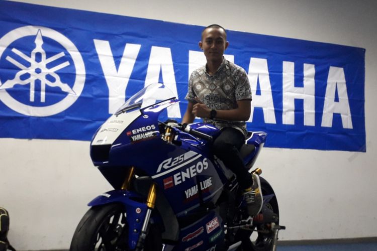M Faerozi Torequttallah, pebalap Yamaha Indonesia saat ditemui di sela acara peluncuran tim balap Yamaha untuk kompetisi tahun 2019, di Jakarta, Jumat (1/3/2019). Faerozi akan diturunkan di kelas 250 ajang Asia Road Racing Championship (ARRC).