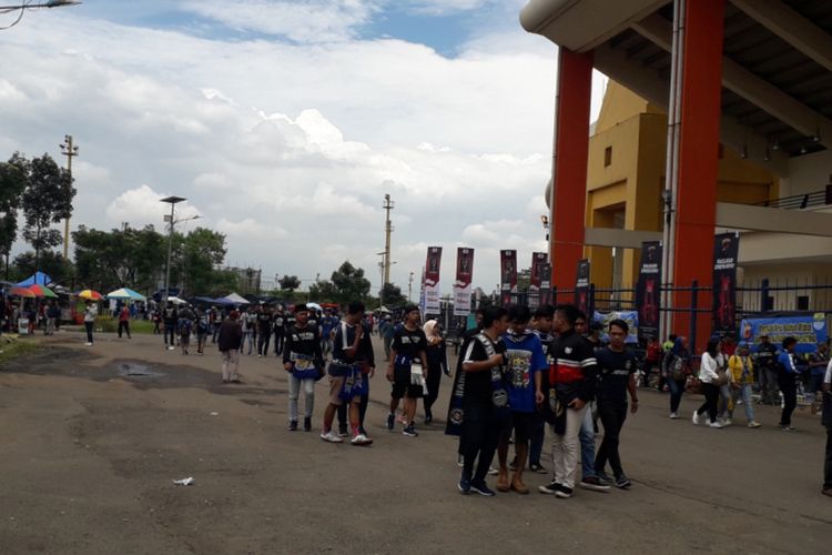 Suasana di Stadion Si Jalak Harupat, Soreang, Kabupaten Bandung jelang laga pembukaan Piala Presiden 2019 antara Persib Bandung vs PS Tira Persikabo, Sabtu (2/3/2019).