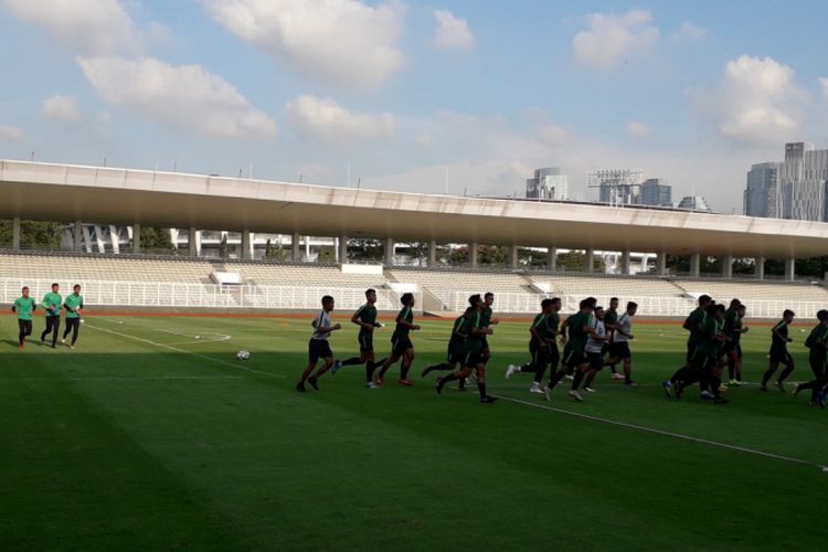 Sesi latihan timnas U-23 Indonesia di Stadion Madya, Kompleks Gelora Bung Karno, Jakarta, Senin (4/3/2019) sore. Ini merupakan latihan perdana usai tim tersebut menjuarai Piala AFF U-22 2019.