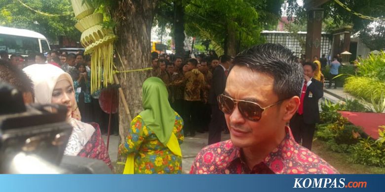 KPK Geledah Rumah Dinas Gubernur Jambi Zumi Zola