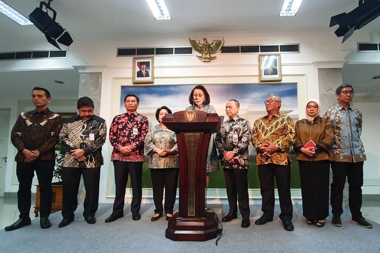 Panitia Seleksi Calon Pimpinan Komisi Pemberantasan Korupsi mengumumkan 10 nama yang lolos seleksi. Pengumuman itu disampaikan usai pansel menyerahkan 10 nama tersebut kepada Presiden Jokowi, Senin (2/9/2019). 