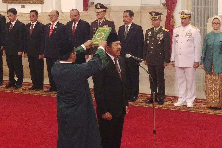 Djoko Setiadi saat dilantik Jokowi sebagai Kepala Badan Siber dan Sandi Nasional, Rabu (3/1/2018).