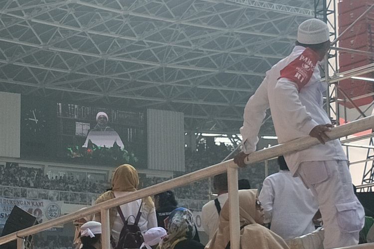 Imam Besar Front Pembela Islam (FPI) Rizieq Shihab memaparkan 10 alasan yang menurut dia membuat para pendukung antusias menghadiri kampanye pasangan capres-cawapres nomor urut 02 Prabowo Subianto-Sandiaga Uno.  Kesepuluh alasan itu ia sampaikan melalui tayangan video yang diputar saat kampanye akbar Prabowo-Sandiaga di Stadion Gelora Bung Karno (GBK), Senayan, Jakarta, Minggu (7/4/2019).