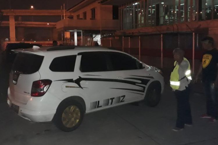Mobil milik pegawai Pelabuhan JICT yang ditembak orang tak dikenal pada Rabu (27/6/2018) kemarin.