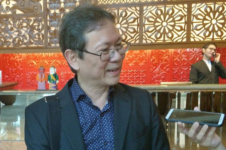 Managing Director Political Economy and Policy Studies Anthony Budiawan Di Hotel Milenium Jakarta, Rabu (16/1/2019)