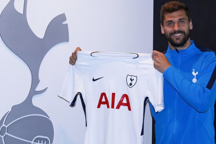 Fernando Llorente resmi berseragam Tottenham Hotspur, Kamis (31/8/2017). 