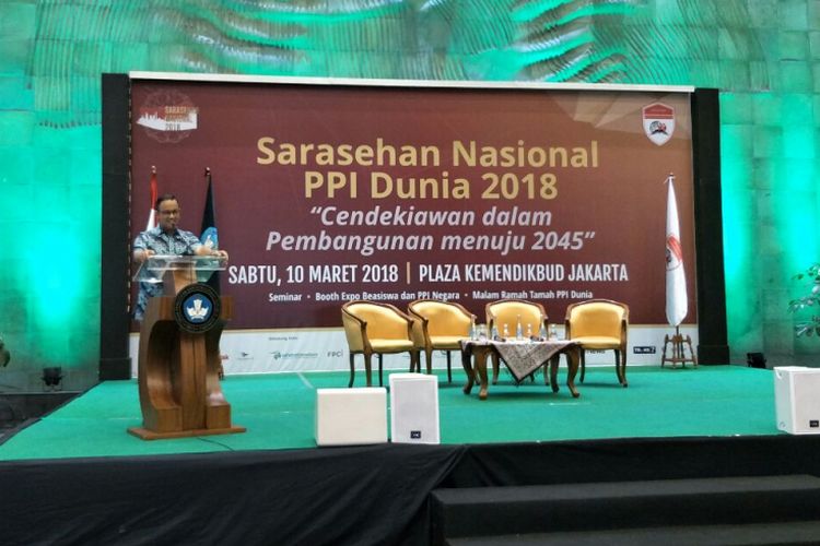 Gubernur DKI Jakarta Anies Baswedan menjadi pembicara dalam sarasehan nasional Perhimpunan Pelajar Indonesia di Kemendikbud, Sabtu (10/3/2018). 