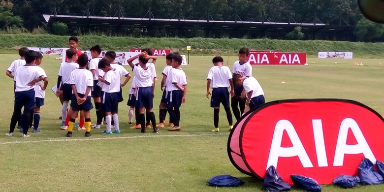 Melalui program AIA 100 Talents Go To Phuket, AIA Financial masih terus mencari bakat muda sepak bola Indonesia.
