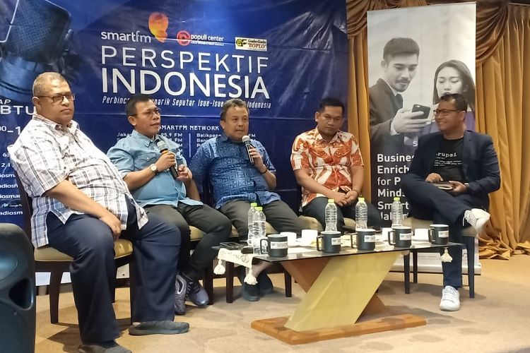 Kepala Divisi Monitoring Hukum dan Peradilan ICW, Tama Satya Langkun,dalam diskusi bertajuk KPK dan Revisi Undang-undangnya, di Cikini, Jakarta Pusat, Sabtu (7/9/2019).  