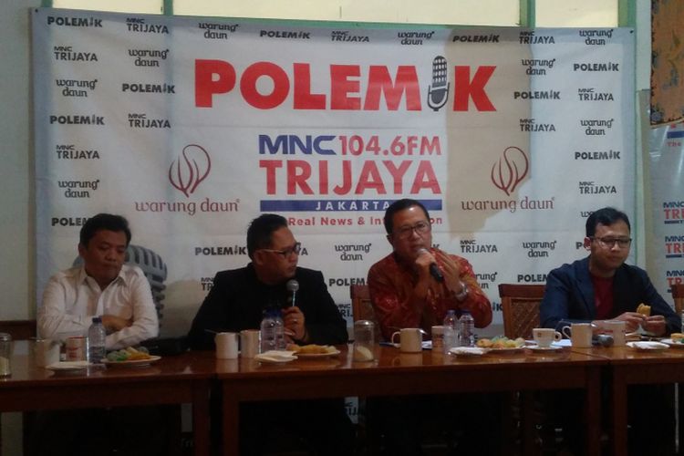 Diskusi radio membahas kasus E-KTP, Jakarta, Sabtu (10/2/2018). Wakil sekjen Partai Demokrat sekaligus kuasa hukum SBY, Didi Irawadi Syamsudin (batik, dua dari kanan).