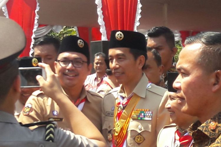 Presiden Jokowi saat menghadiri Perkemahan Wirakarya Pramuka Maarif NU Nasional (Perwimanas) II di Kecamatan Salaman, Kabupaten Magelang,  Senin (18/9/2017).