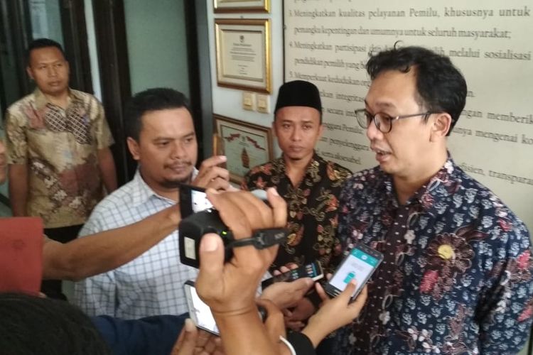 Komisioner Komnas HAM Beka Ulung Hapsara saat berkunjung ke KPU Banyumas, Jawa Tengah, Selasa (14/5/2019).