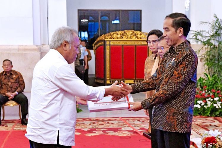 Penyerahan Daftar Isian Pelaksanaan Anggaran (DIPA) 2019 di Istana Negara, Jakarta, Selasa (11/12/2018).