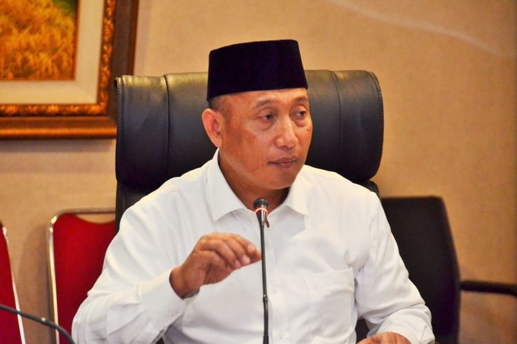 Koordinator Nasional Pusat Tampung Aspirasi Masyarakat Indonesia (Pustari), Arum Sabil, Mengusulkan Kabupaten Banyuwangi, Jawa Timur, untuk jadi ibu kota negara.