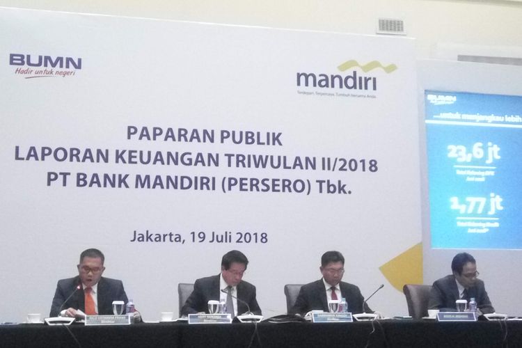 Direksi Bank Mandiri saat memberikan paparan kinerja kuartal II 2018 di Plaza Mandiri, Jakarta, Kamis (19/7/2018).