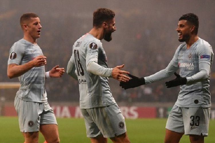 Olivier Giroud (tengah) merayakan gol bersama rekan-rekannya pada pertandingan FC BATE Borisov vs Chelsea pada lanjutan Liga Europa, 8 November 2018. 