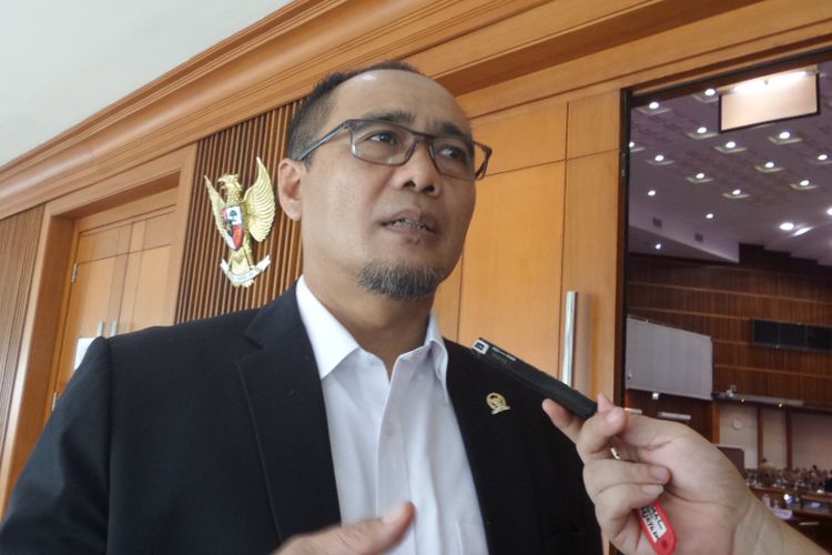 Sekretaris Fraksi Psrtai Hanura di DPR, Dadang Rusdiana di Kompleks Parlemen, Senayan, Jakarta, Kamis (6/7/2017).