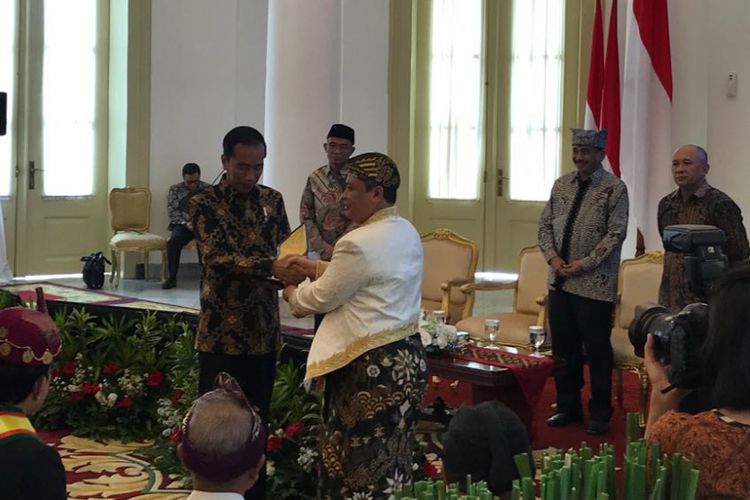 Presiden Joko Widodo, Kamis (4/1/2018), saat menerima raja dan sultan se-Indonesia di Istana Kepresidenan Bogor.