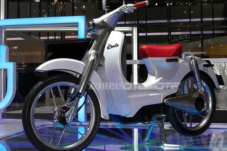 Honda EV-Cub dipamerkan di BIMS 2016.