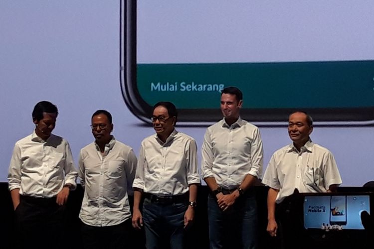 Jajaran Direksi Bank Permata saat peluncuran Permata Mobile X di Jakarta, Rabu (1/8/2018).