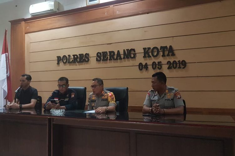 Konferensi Pers Polres Serang Kota soal isu pembunuhan seorang guru ngaji oleh sekelompok orang, Sabtu (4/5/2019).