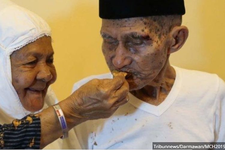 Pasangan haji Mahmud Mahmud Sopamena (87) dan Kalsum Litiloli (75) asal Ambon. 