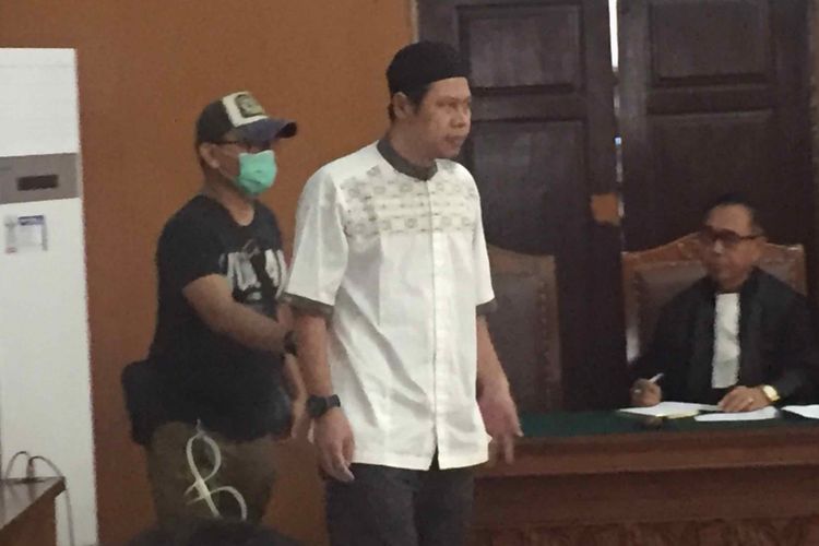  Sidang perdana pembubaran Jamaah Anshor Daulah (JAD), digelar di Pengadilan Negeri Jakarta Selatan, Selasa (24/7/2018). Saat persidangan tersebut, pihak JAD diwakili Zainal Anshori yang merupakan pimpinan wilayah pusat JAD.