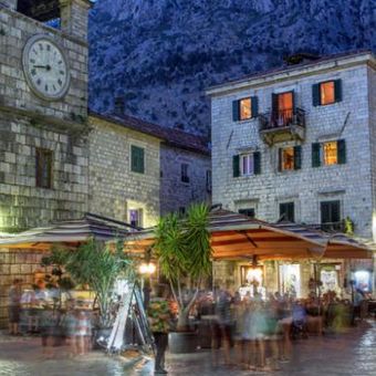Kota Kotor merupakan sebuah kota yang terletak di barat Montenegro.