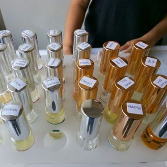 Parfum yang dijual di Collector Parfum, toko parfum yang telah lama dikenal warga Kota Bandung. 