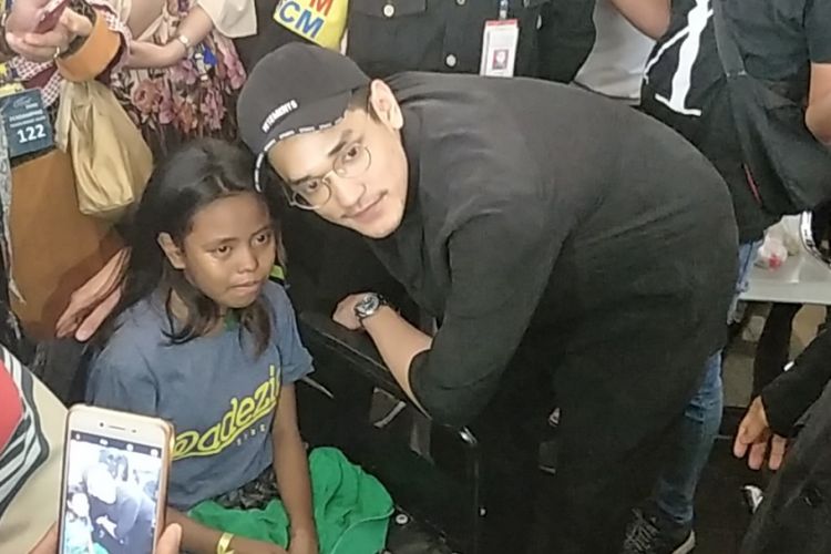 Afgansyah Reza rayakan ulang tahunnya yang ke-29 bersama para pasien anak-anak kurang mampu di Gedung Pusat Kesehatan Ibu Anak (PKIA) RSCM Kiara, Jakarta Pusat, Senin (28/5/2018).