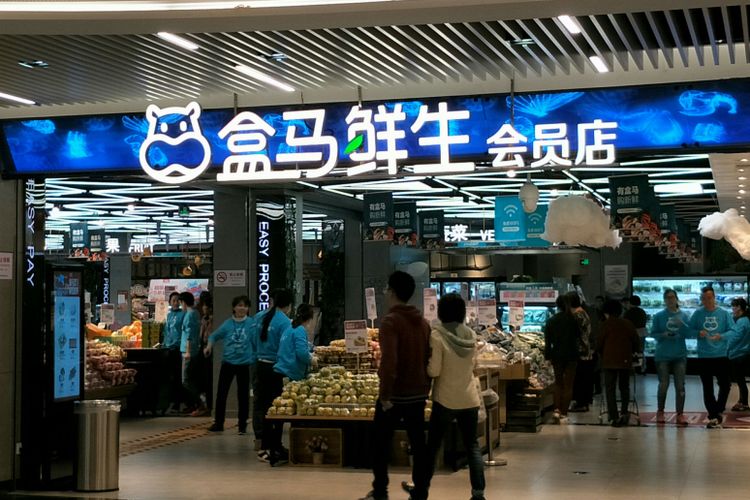 Supermarket Hema Daning Store, di Shanghai, milik Alibaba Group.