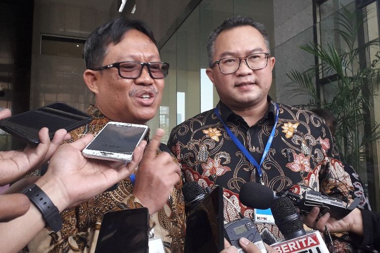 Ketua Dewan Guru Besar Institut Pertanian Bogor Yusram Massaji  menyampaikan dukungan terhadap KPK di Gedung Merah Putih KPK, Selasa (10/9/2019).