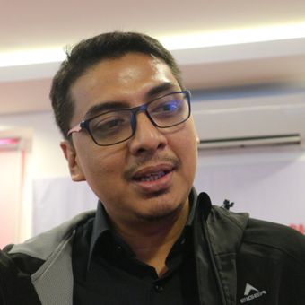 Peneliti Pusat Kajian Antikorupsi (Pukat) Universitas Gajah Mada (UGM), Zainal Arifin Mochtar ketika ditemui di kantor DPP PSI, Jakarta, Minggu (5/11/2017).