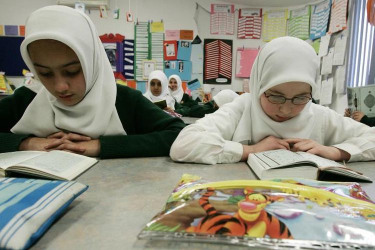 Anak perempuan muslim di Austria berusia di bawah 10 tahun rencananya akan dilarang mengenakan jilbab.