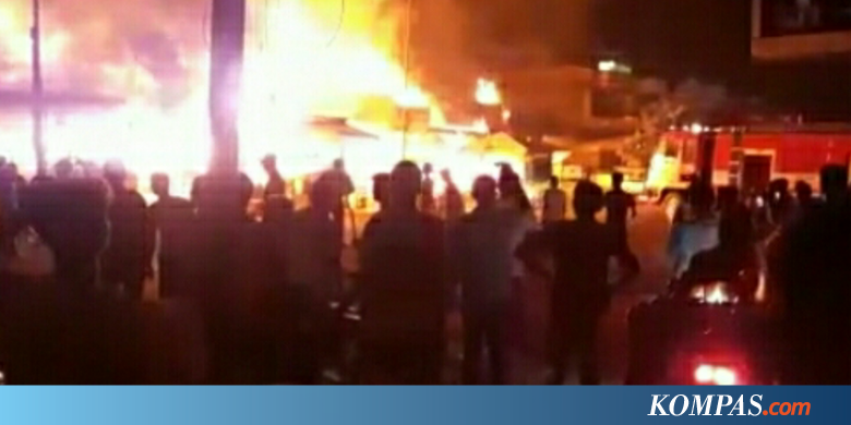 8 Rumah Toko di Riau Hangus Terbakar, Warga Panik