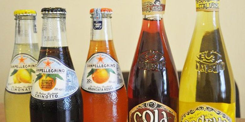 Selain kroket, Toko arancini NAGOYA ini juga menyediakan minuman soda buatan Italia seperti baladin cola dan limonata yang tidak menggunakan bahan aditif, dijual dengan harga 480 Yen per botolnya. 