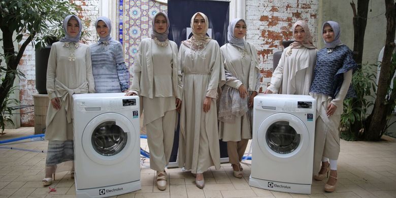 Peluncuran mesin cuci terbaru Electrolux UltraeEco Washer yang memiliki fitur pencucian khusus hijab dan batik.