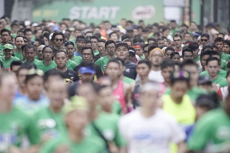 Ribuan peserta maraton mengikuti ajang MILO Jakarta International 10K pada Minggu, 23 Juli 2017 di Jalan HR Rasuna Said