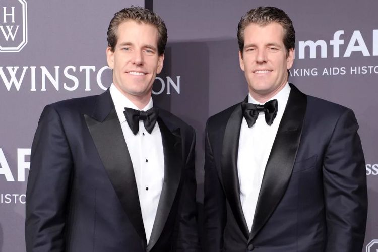 Cameron Winklevoss dan Tyler Winklevoss
