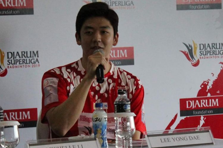 Pebulu tangkis asal Korea Selatan, Lee Yong-dae, menghadiri konferensi pers Djarum Superliga Badminton 2019, di Hotel Intercontinental, Bandung, Jawa Barat, Minggu (17/2/2019).