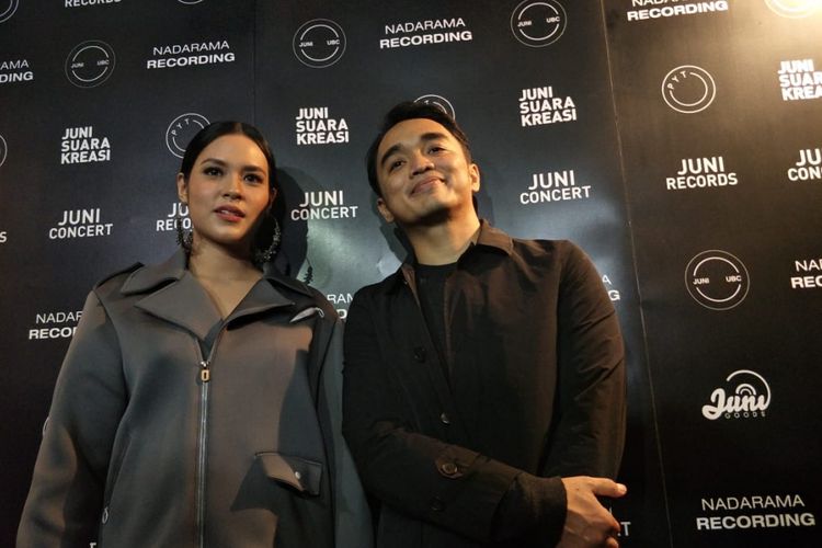 Raisa dan Dipha Barus Saat jumpa pers peluncuran single My Kind of Crazy di CGV Pasific Place, SCBD, Jakarta Selatan, Kamis (18/10/2018).