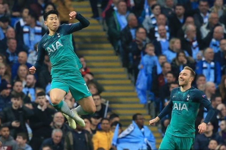 Penyerang Tottenham Hotspur, Son Heung-Min melakukan selebrasi usai mencetak gol ke gawang Manchester City pada laga leg kedua perempat final Liga Champions, di Etihad Stadium, Rabu (17/4/2019).