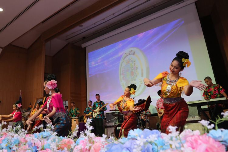 Delegasi Republik Indonesia mengikuti Program One School One Country (OSOC) yang merupakan bagian dari ASEAN Skill Competition (ASC) Bangkok 2018. 

