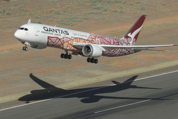 Qantas dengan pesawat Boeing 787-9 Dreamliner.
