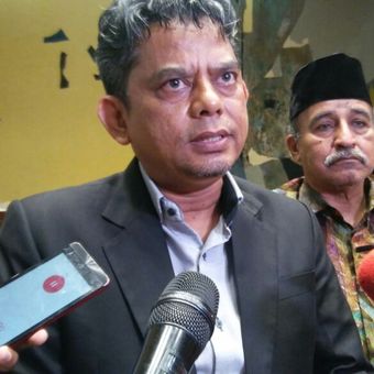 Perwakilan PP Muhammadiyah, Iwan Satriawan, usai rapat dengar pendapat antara Komisi II dengan perwakilan Nahdlatul Ulama dan Muhammadiyah terkait Perppu Ormas yang digelar di gedung DPR, Jakarta, Selasa (17/10/2017).