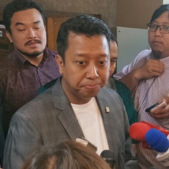 Ketua Umum Partai Persatuan Pembangunan (PPP) Romahurmuziy saat ditemui di Kompleks Parlemen, Senayan, Jakarta, Selasa (13/3/2018). 