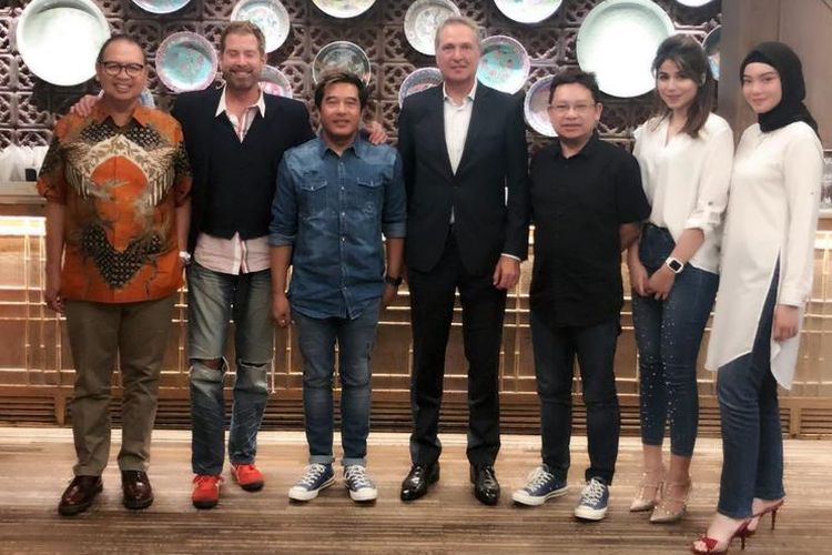 Tim produksi film Mengejar Surga arahan sutradara Bambang Drias diterima Duta Besar Belanda untuk Indonesia, Rob Swartbol, di kantornya pada Senin (18/3/2019) kemarin.